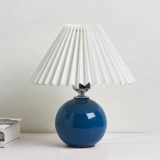 Lumiere - Vintage Table Lamp with Timeless Classic Design