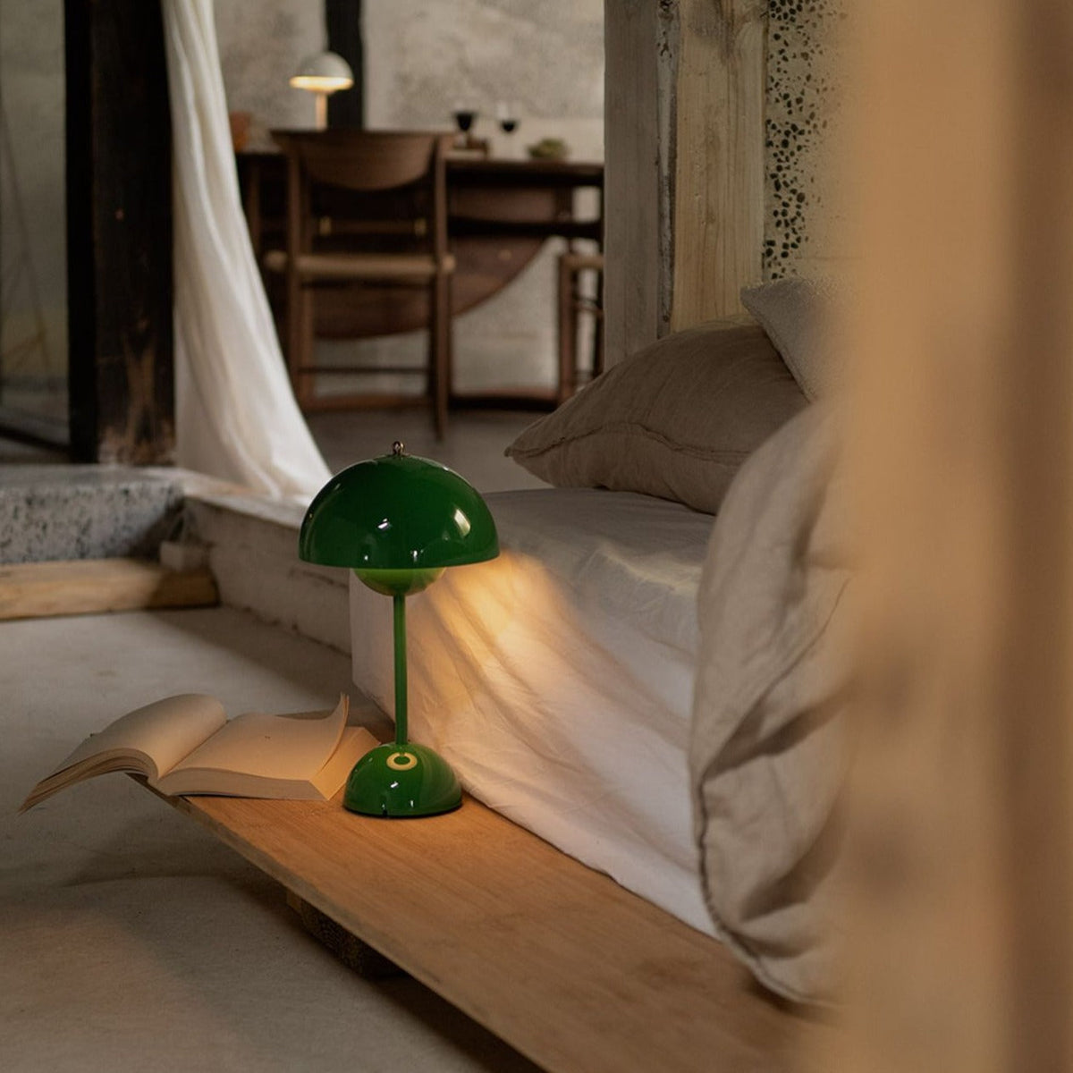 Luvara - Dimmable LED Table Lamp for Living Room and Bedroom