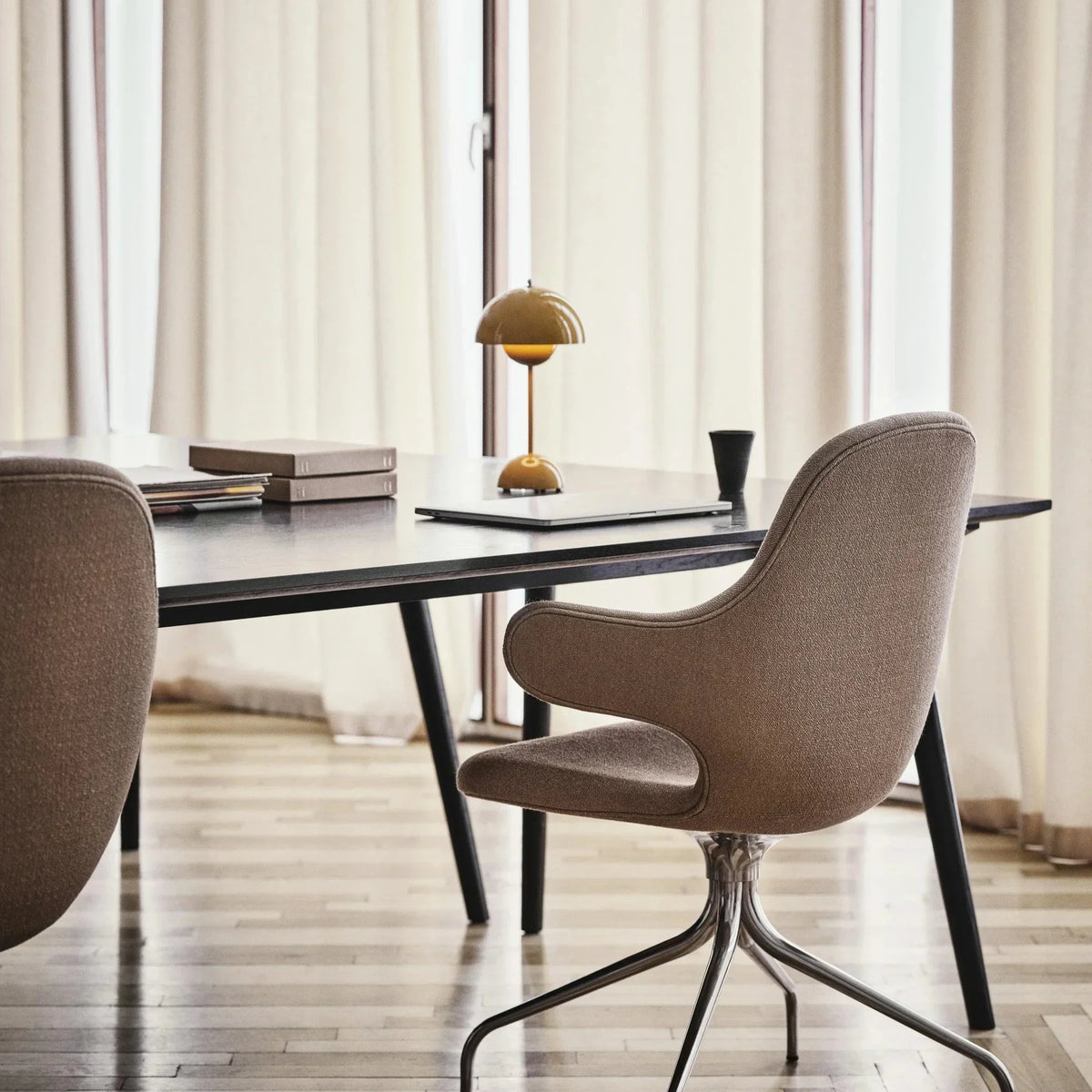 Luvara - Dimmable LED Table Lamp for Living Room and Bedroom