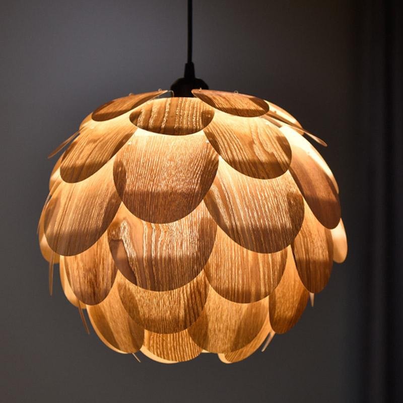PineappleGlow Pendant - Wooden Pineapple-Shaped Light for a Warm Interior