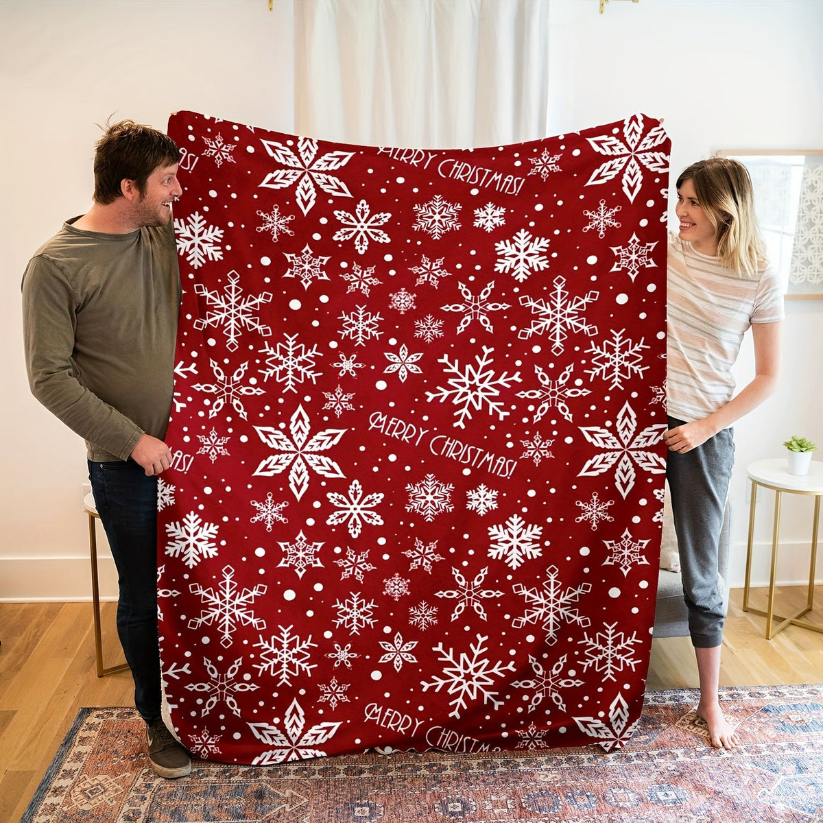 FestiveSnuggle - Soft & Cozy Christmas Fleece Throw Blanket