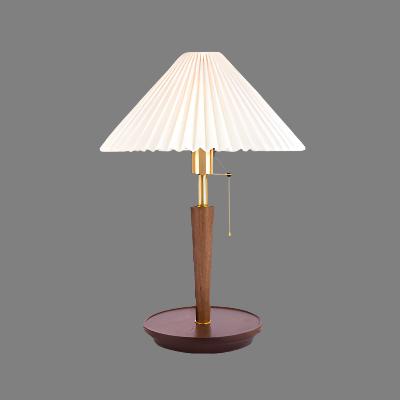 Woodly - Vintage Wood Table Lamp with Pleated Design