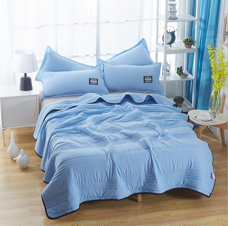 FrostNest - Arctic Breeze Cooling Blanket for Cool Nights