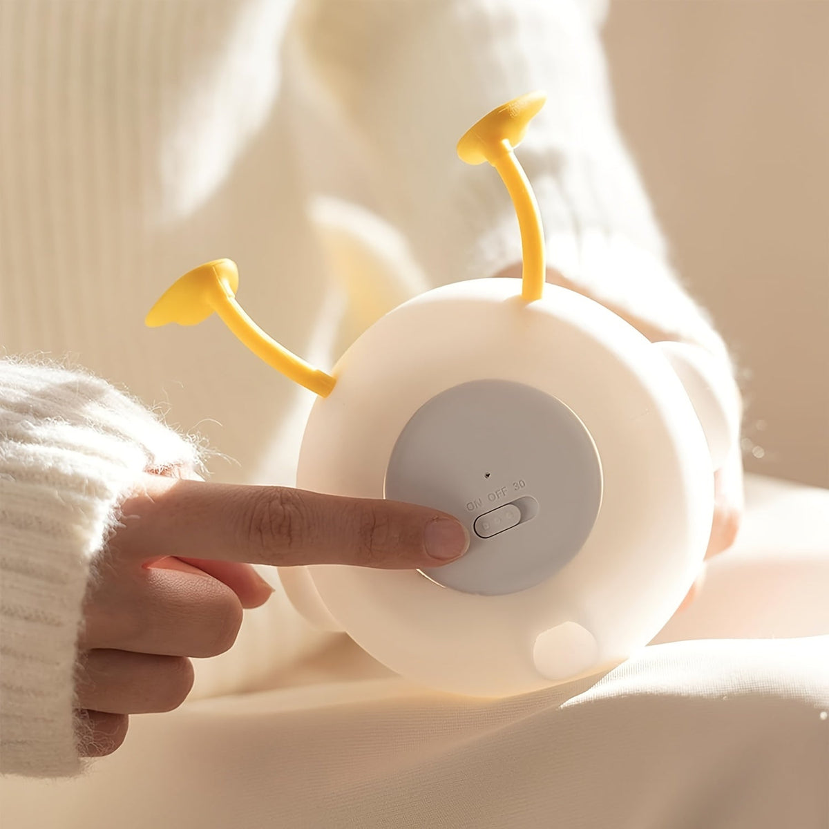 BloomDuck - Dimmable Silicone Night Light with Clap Control