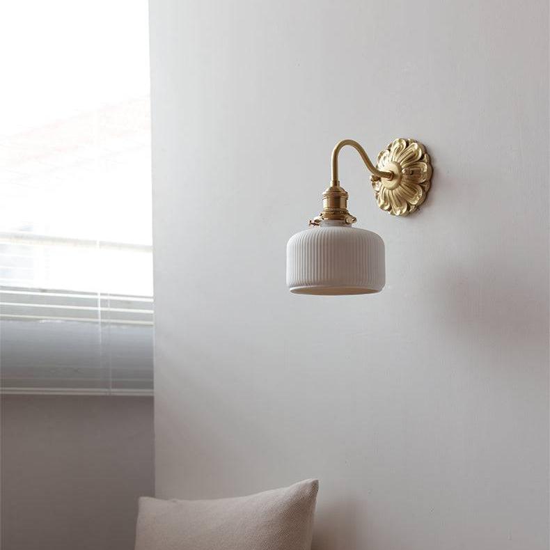 Zeldwyn - Luxury Brass Wall Sconce for Elegant Interiors