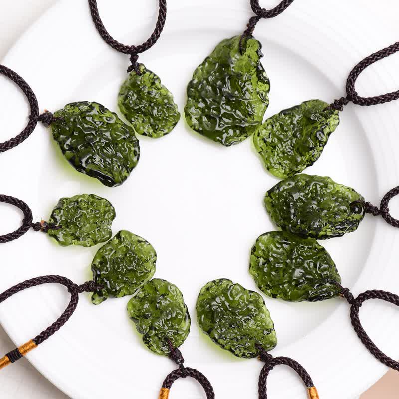 Alina - Collier pendentif moldavite verte de purification