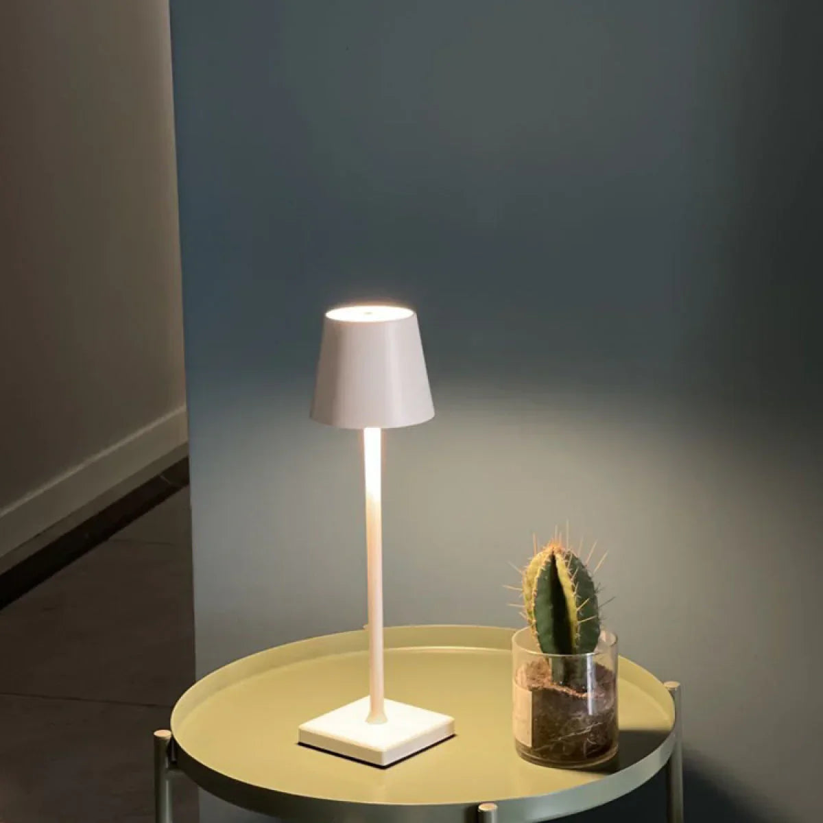 LumiAura - Lampe LED Portable avec Variateur