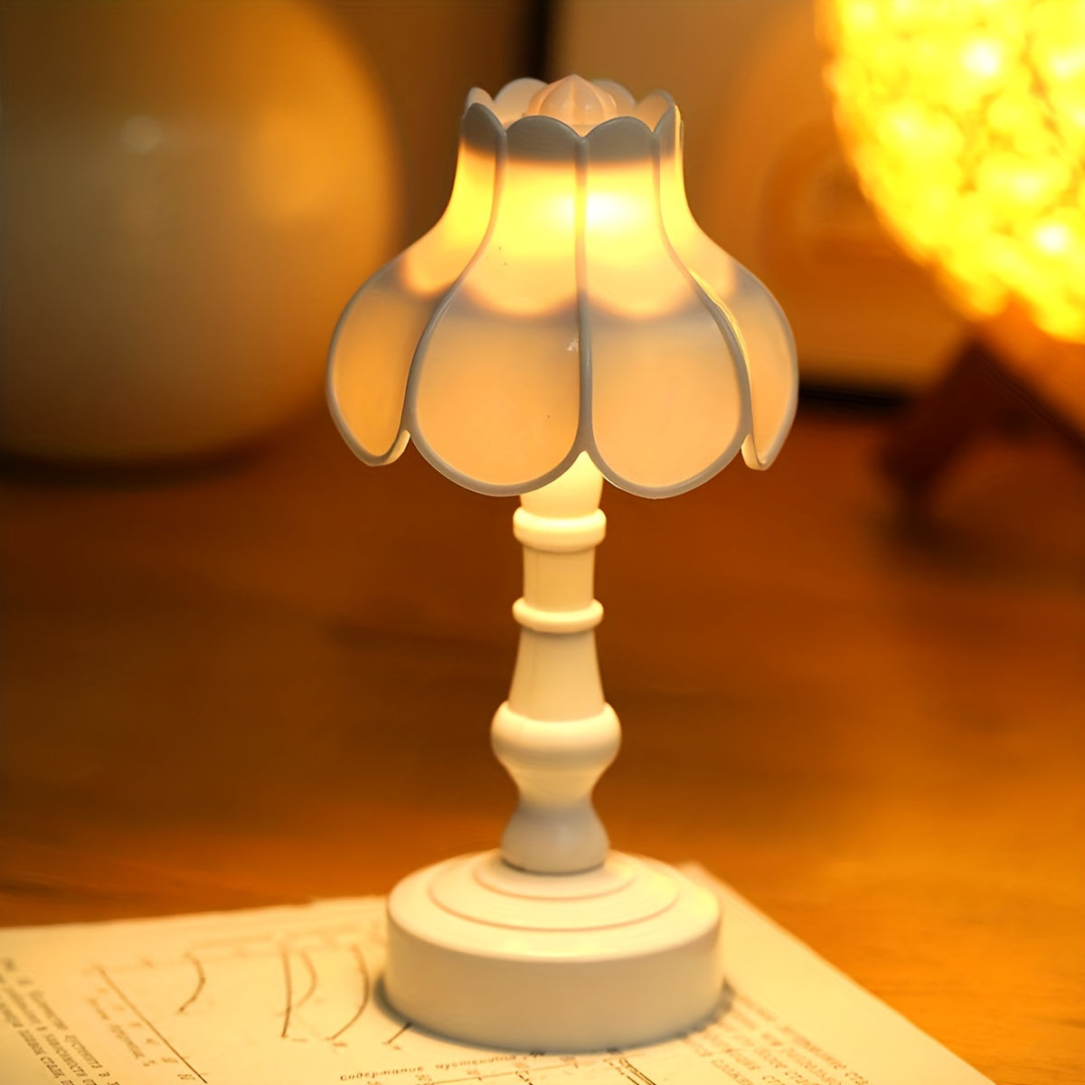 StarBloom Lamp - Mini Flower Desk Lamp for a Soft Ambience