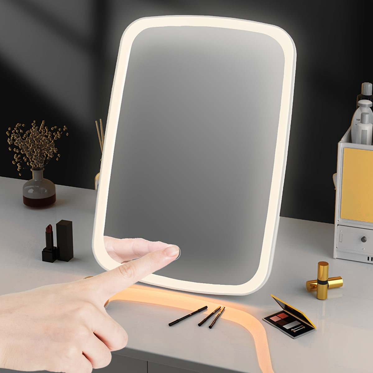 BloomMirror - Foldable Rechargeable LED Makeup Mirror