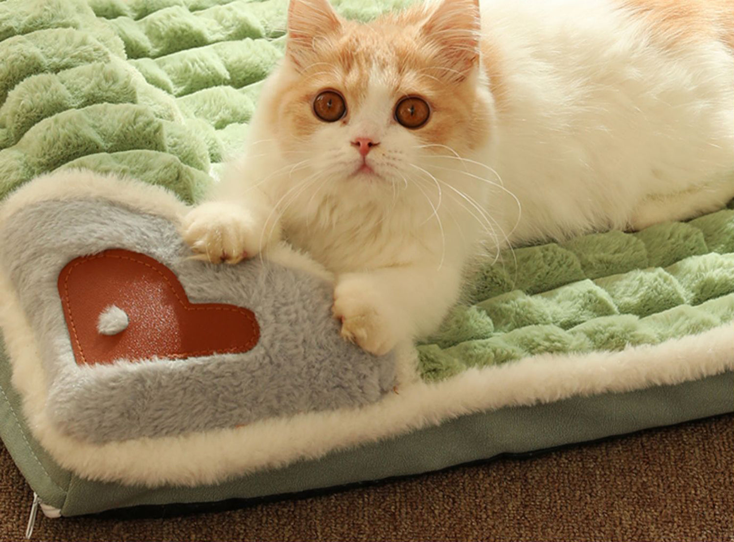 LuxePlush - Warm Dog Mat for Small and Medium Breeds