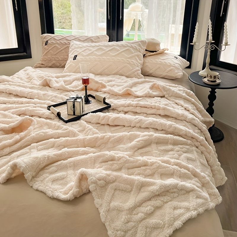 EssenceBlanket - Lightweight Elegant Throw Blanket for All Seasons