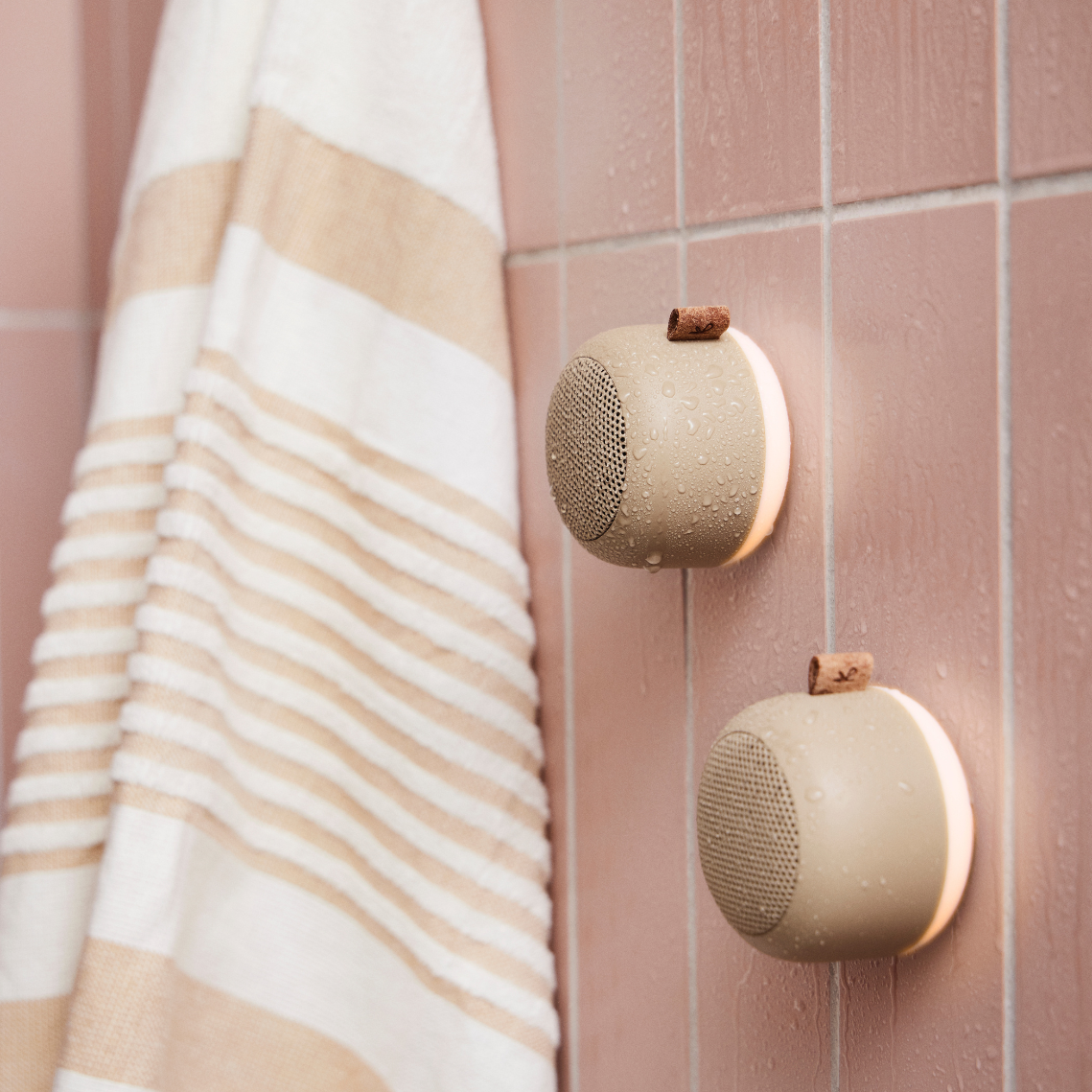 AquaBeats - Lampe Enceinte Bluetooth Étanche pour Salle de Bain