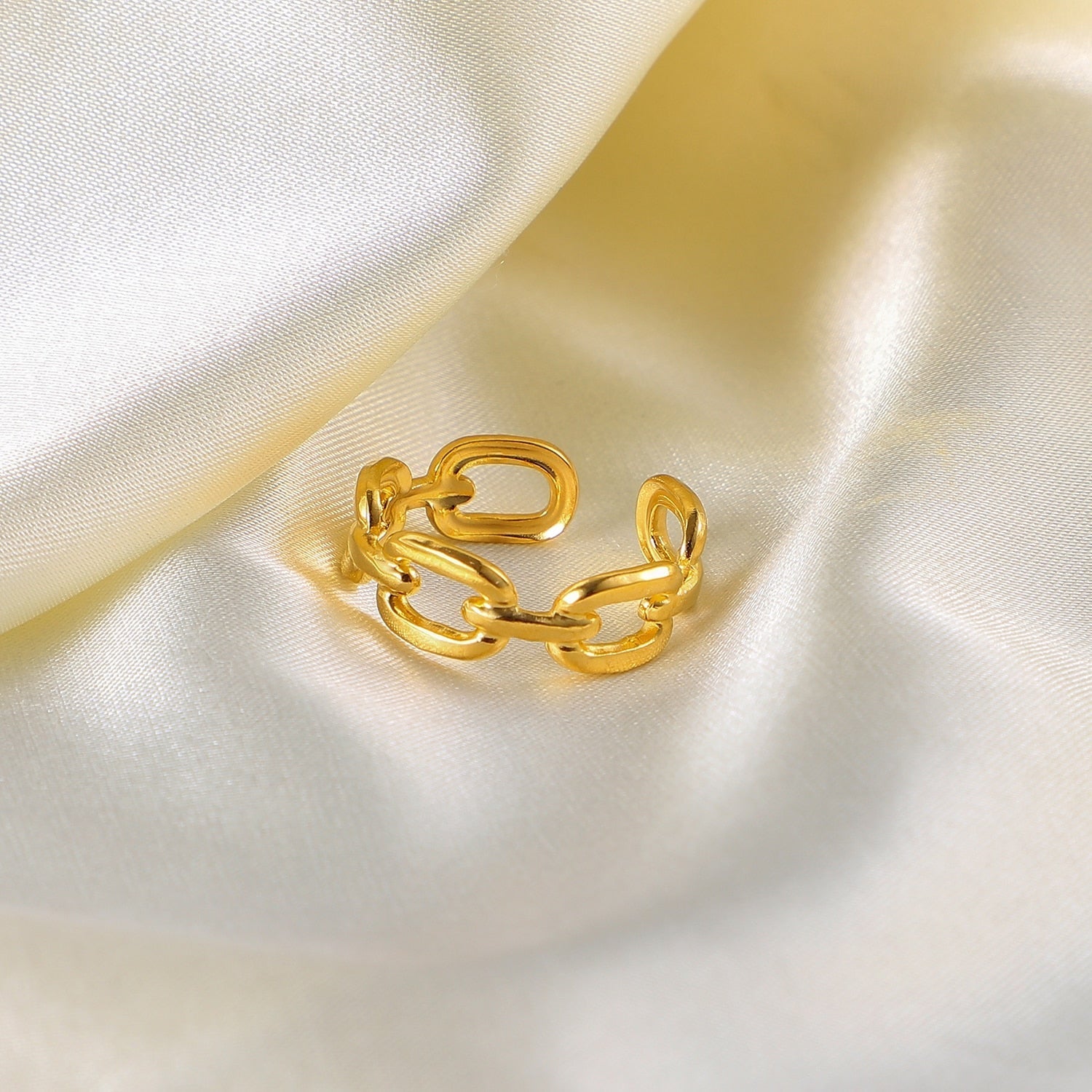NexaTwist - Twisted Chain Band Ring