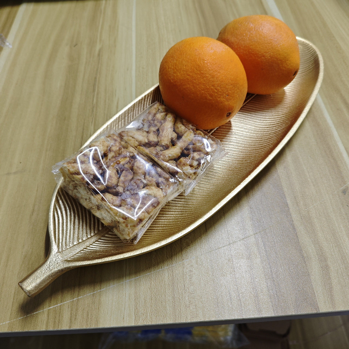 LeafWood - Leaf-Shaped Wooden Serving Tray