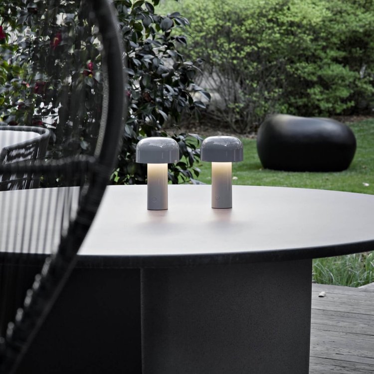 Yeltone - Portable LED Table Lamp with Three Light Temperatures