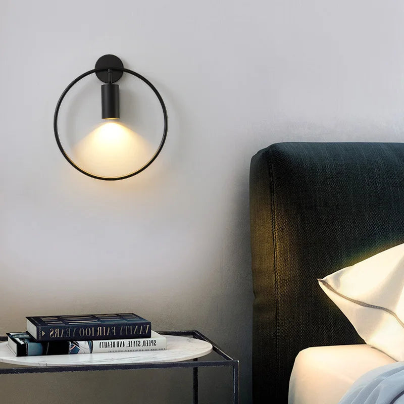 Flamme Stylée - Gold Wall Sconce for an Elegant Ambience