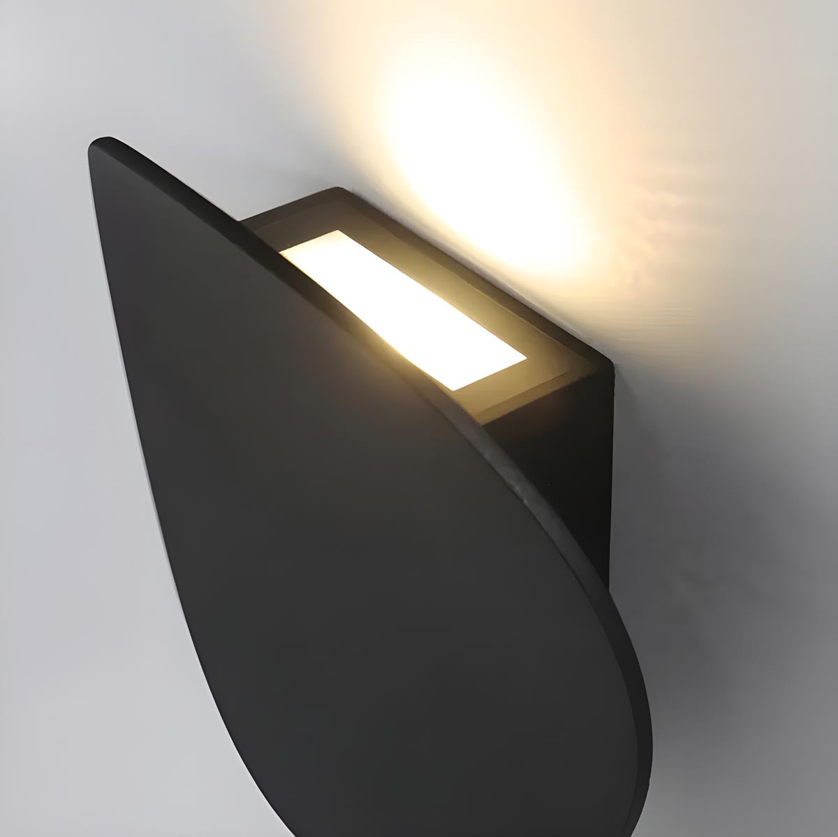 DuskGlow - Elegant Wall Sconce for Ambient Light