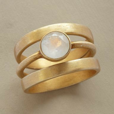 Noctis - Bague vintage dorée ornée d'une pierre de lune
