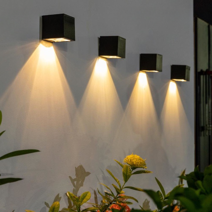 Solar LED Cube Wall Light Deluxe - Wireless Outdoor Lighting