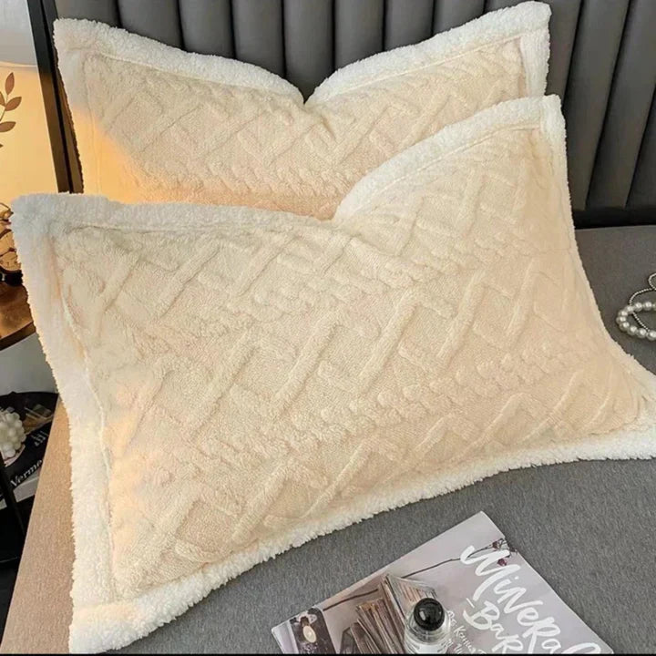 LuxeLoom - Luxurious Flannel Duvet for Optimal Warmth