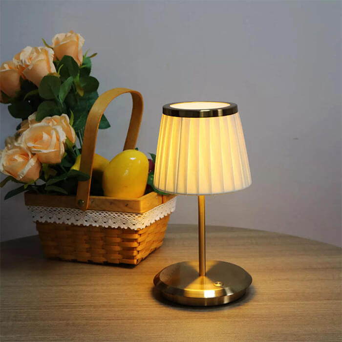 DreamDrape - Cordless Gold Table Lamp with Three Brightness Levels