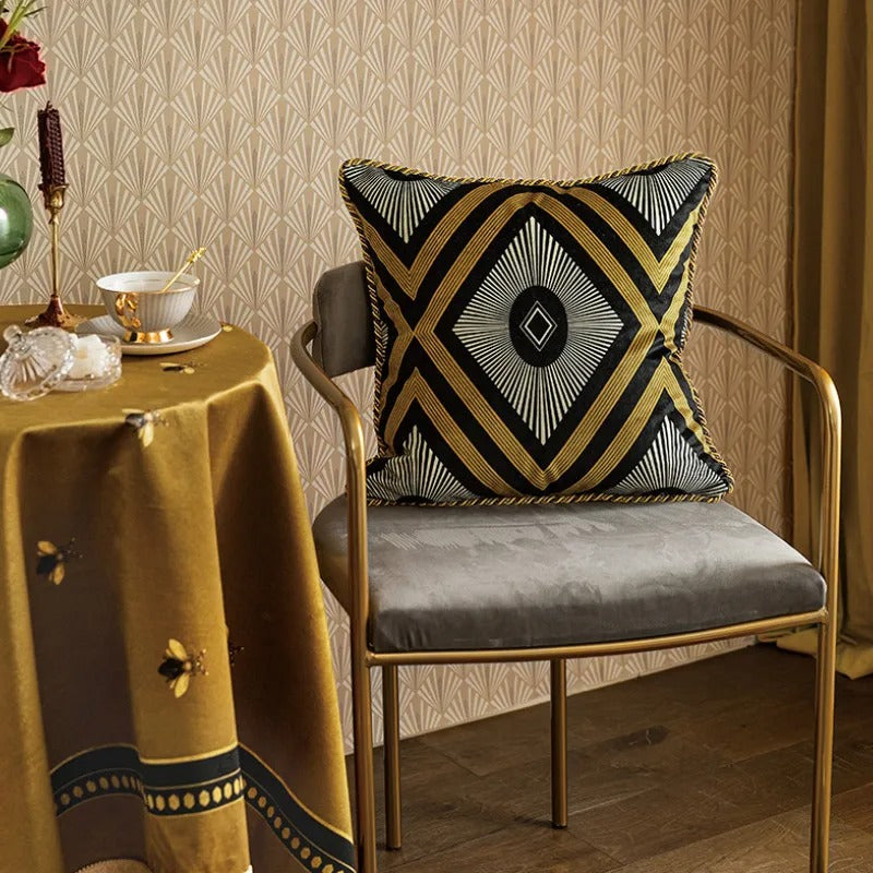 CressVelor - Royal Bee Golden Velvet Cushion Cover