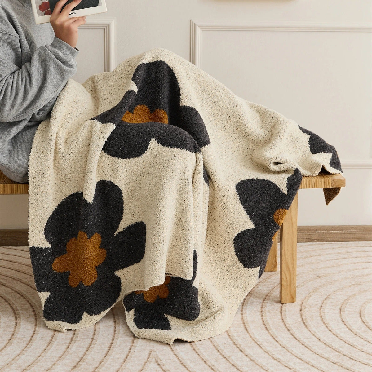FloralSoft - Soft Warm Microfiber Throw with Floral Print