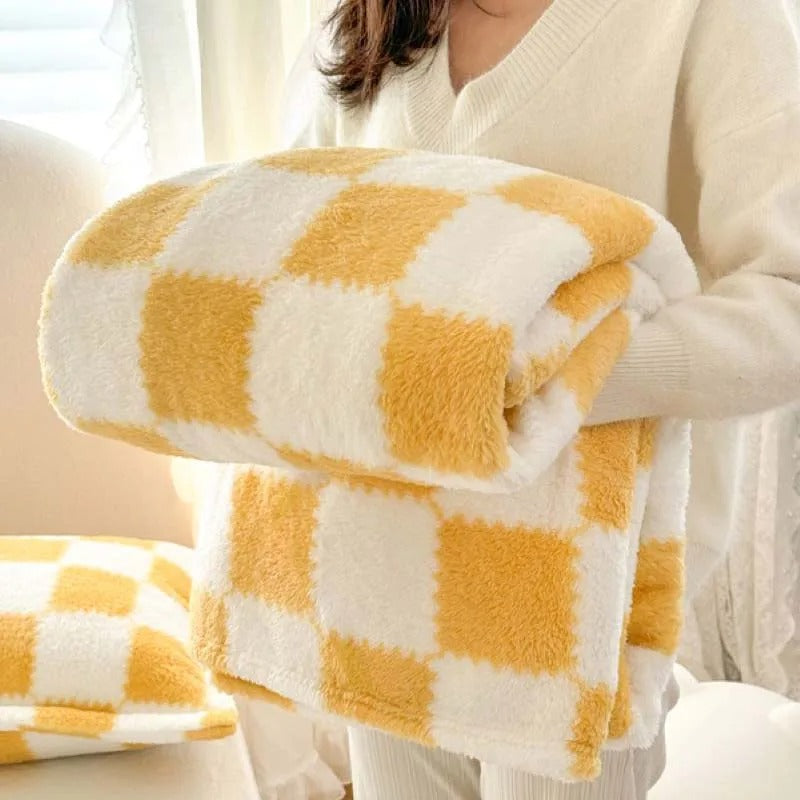 PandaComfort - Soft Fleece Throw with Yellow and White Panda Print