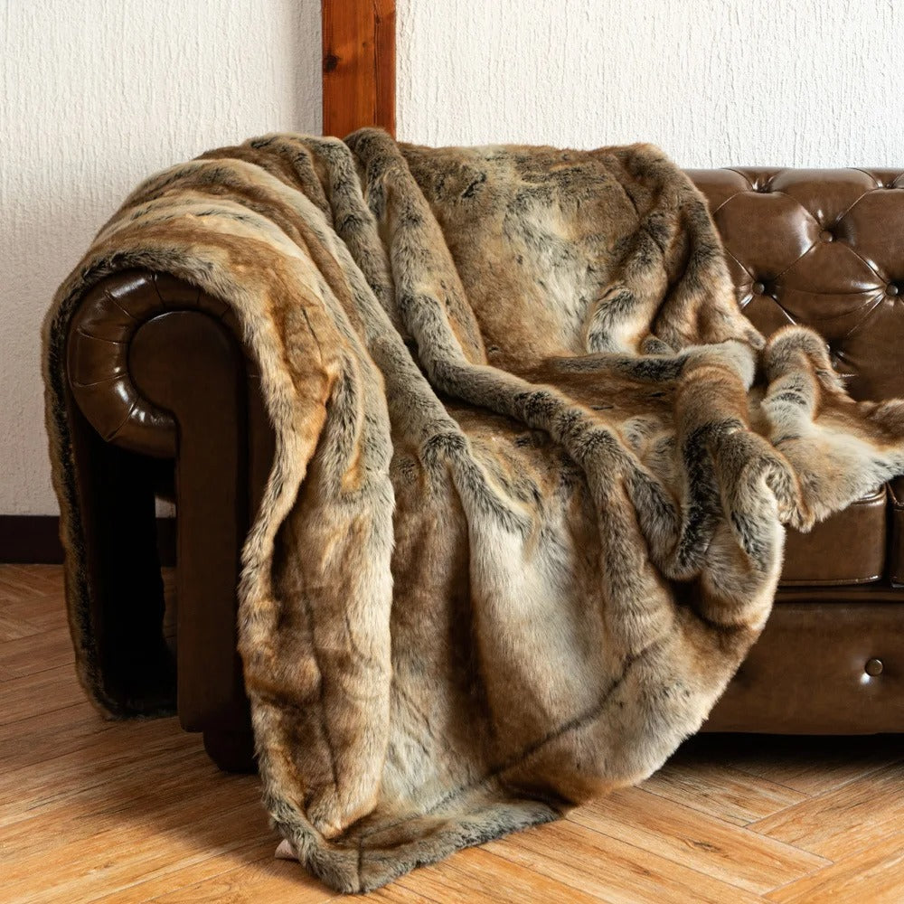 FauxFur Bliss - Luxurious Faux Fur Throw for Cozy Comfort