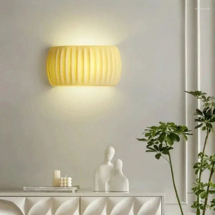 Art Deco Resin Wall Sconce - Elegant Wall Lighting for Your Home