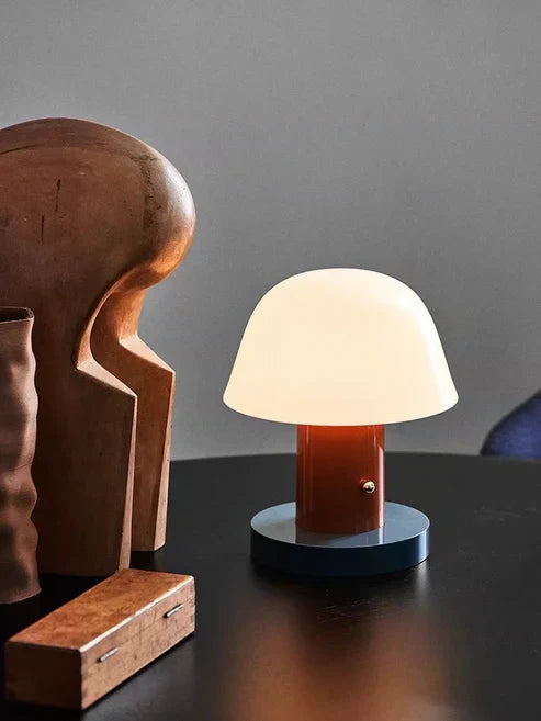 NatureGlow Lamp - Modern Mushroom-Design Table Lamp