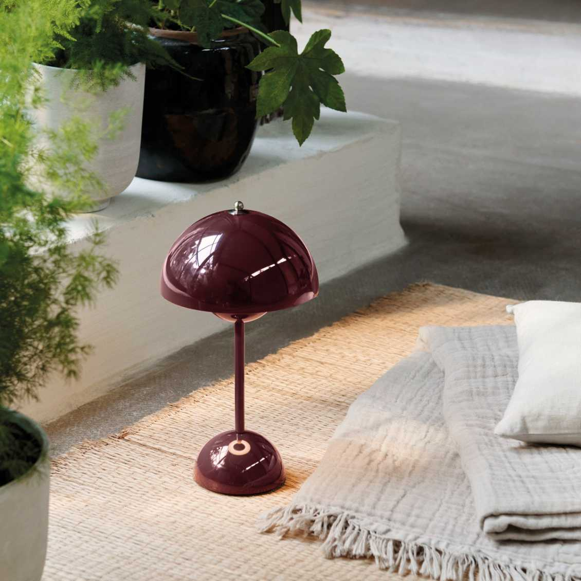 Luvara - Dimmable LED Table Lamp for Living Room and Bedroom