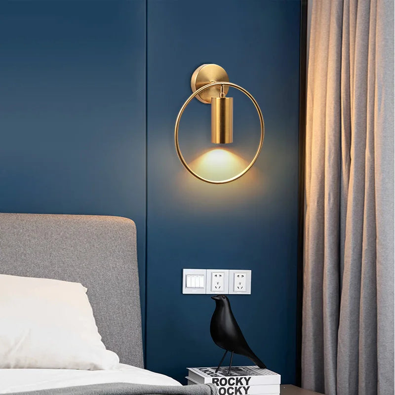 Flamme Stylée - Gold Wall Sconce for an Elegant Ambience