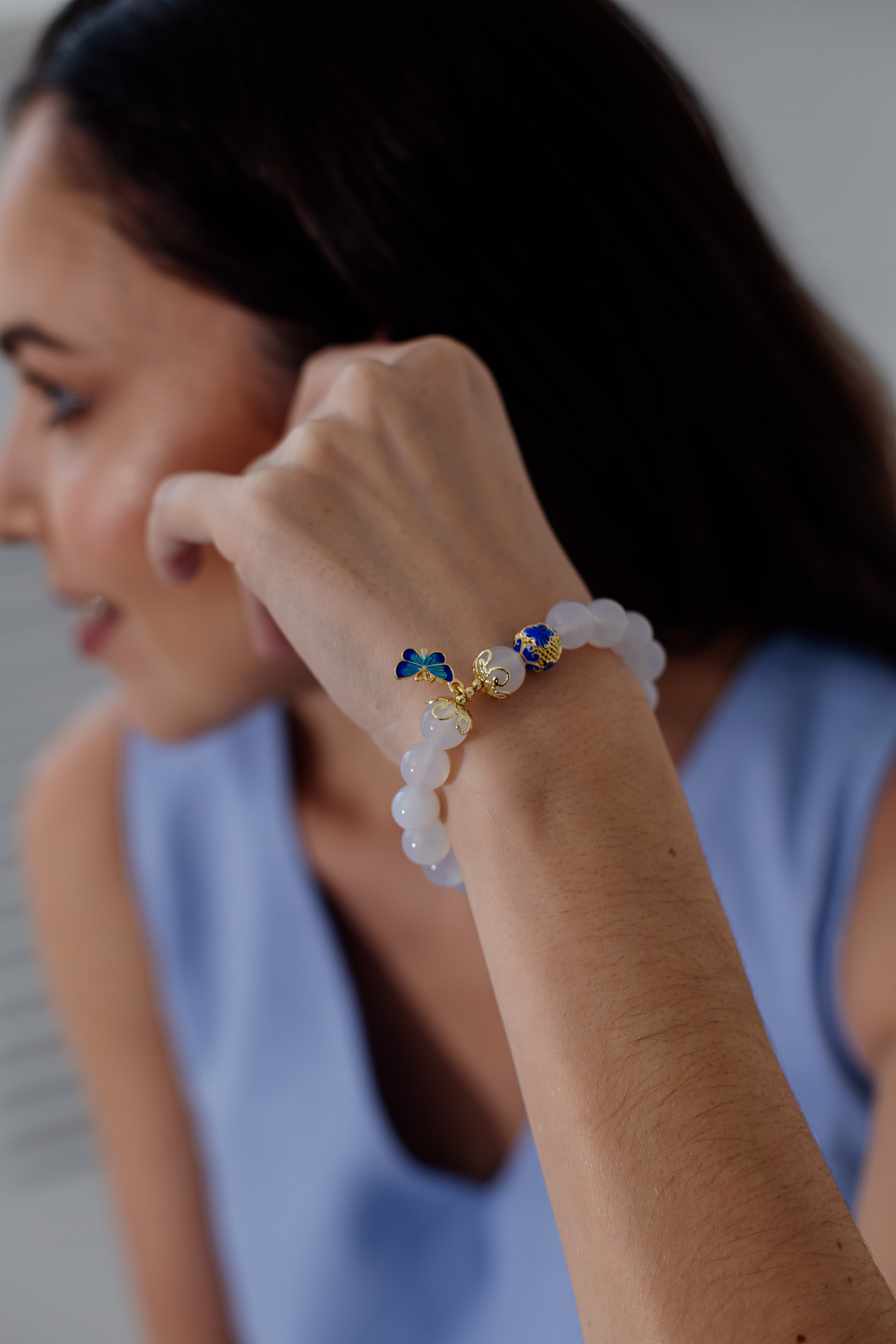 Bracelet à breloque papillon - Breloque en agate blanche perlée