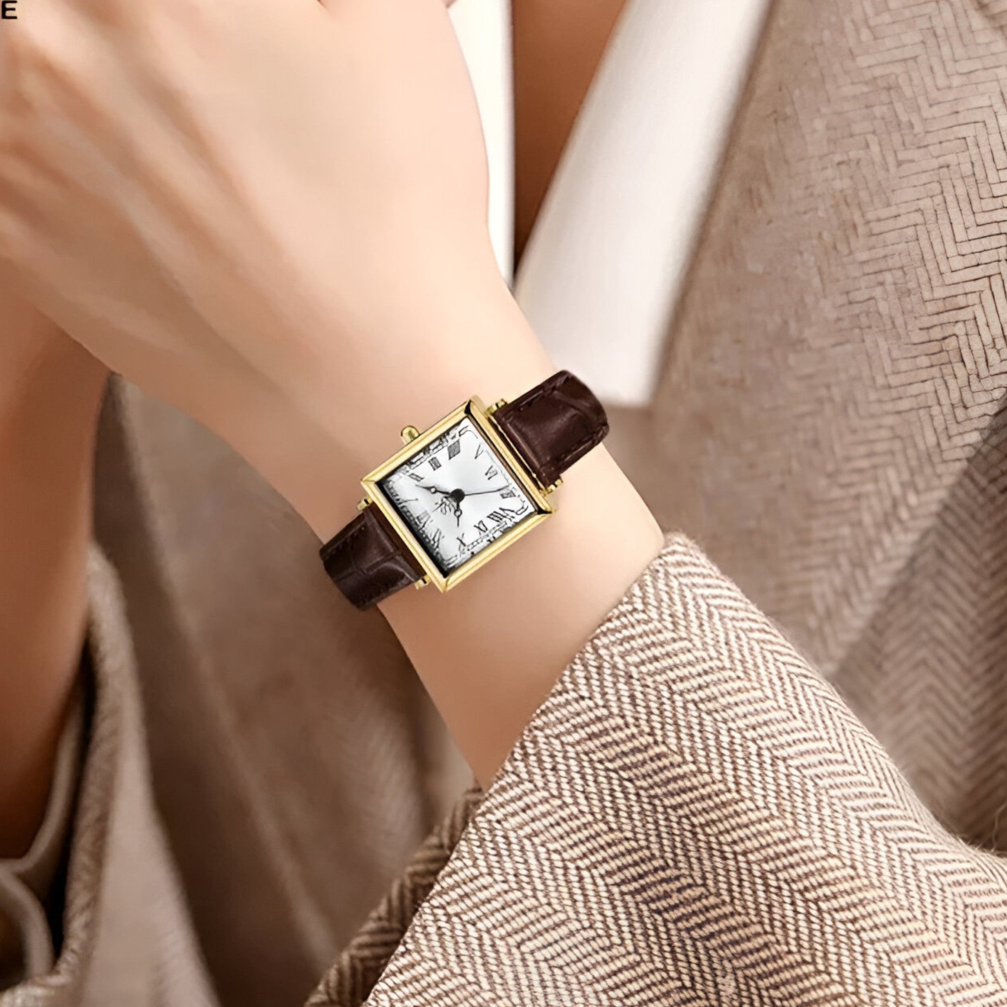 Vivienne Time - Montre carrée élégante pour femme