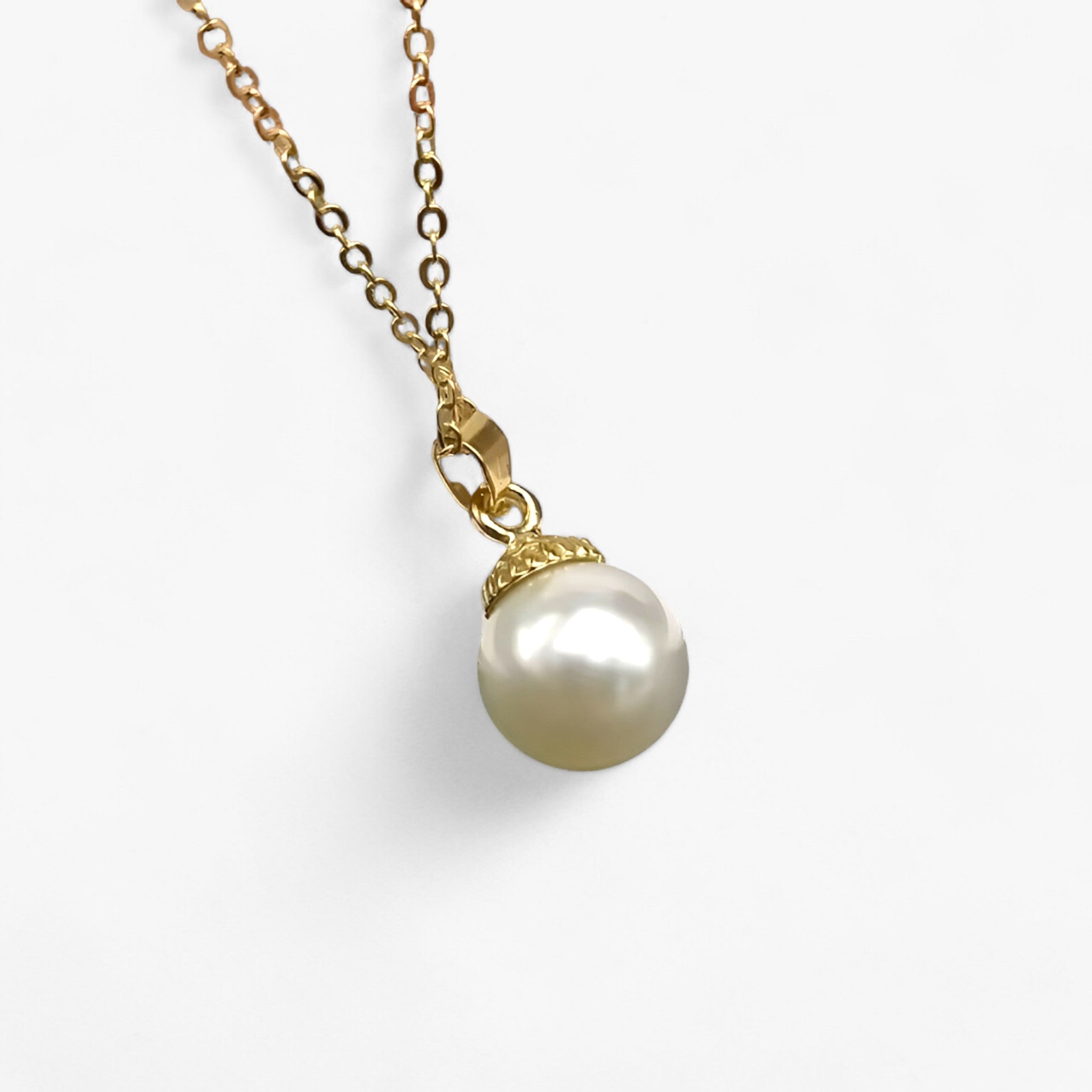 Maris - Collier pendentif coquillage et perle élégant