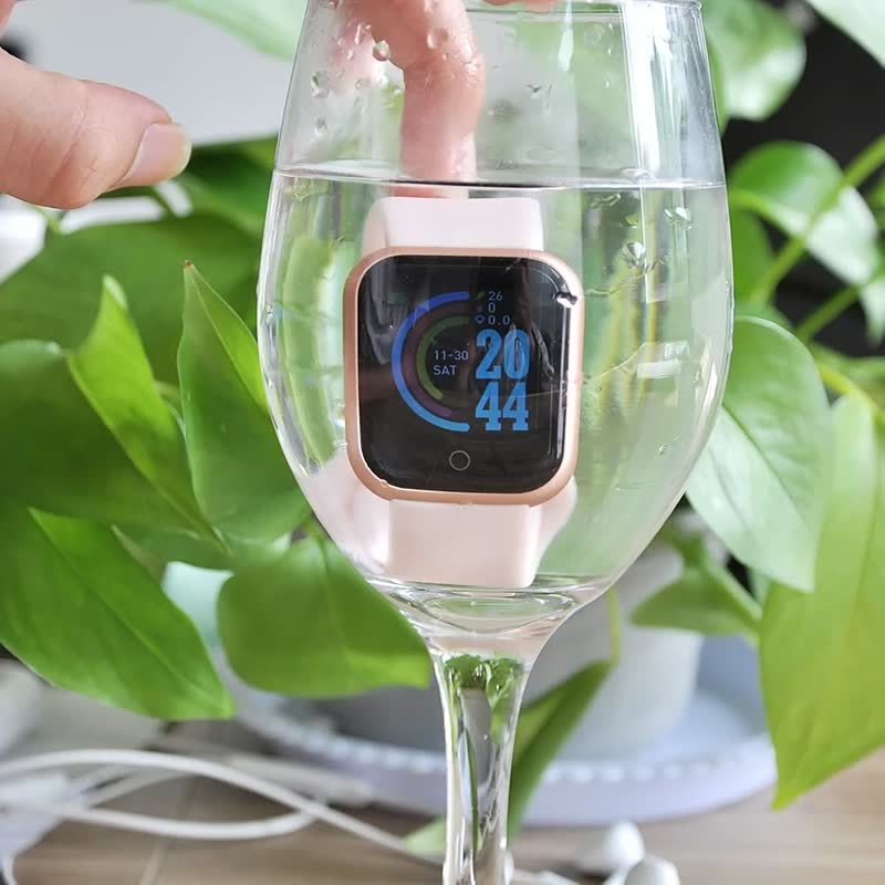 SleekPulse - Elegant Smartwatch for Health and Sport