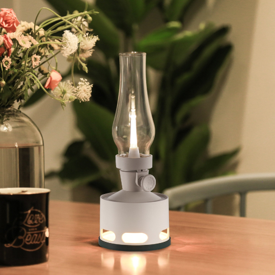 NostalgiaLamp - Vintage LED Lantern for Cozy Evenings