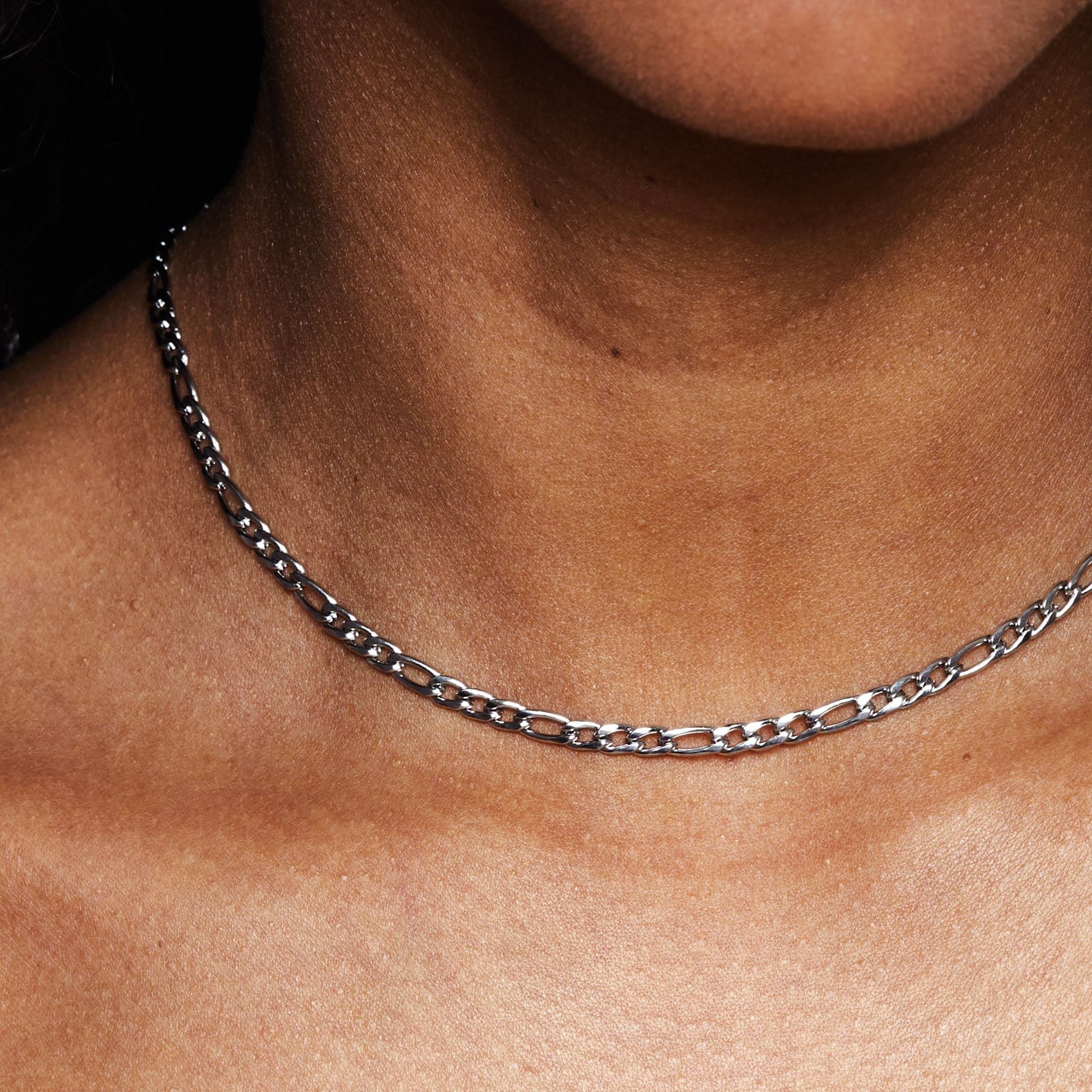Lola - Collier ras-de-cou minimaliste élégant