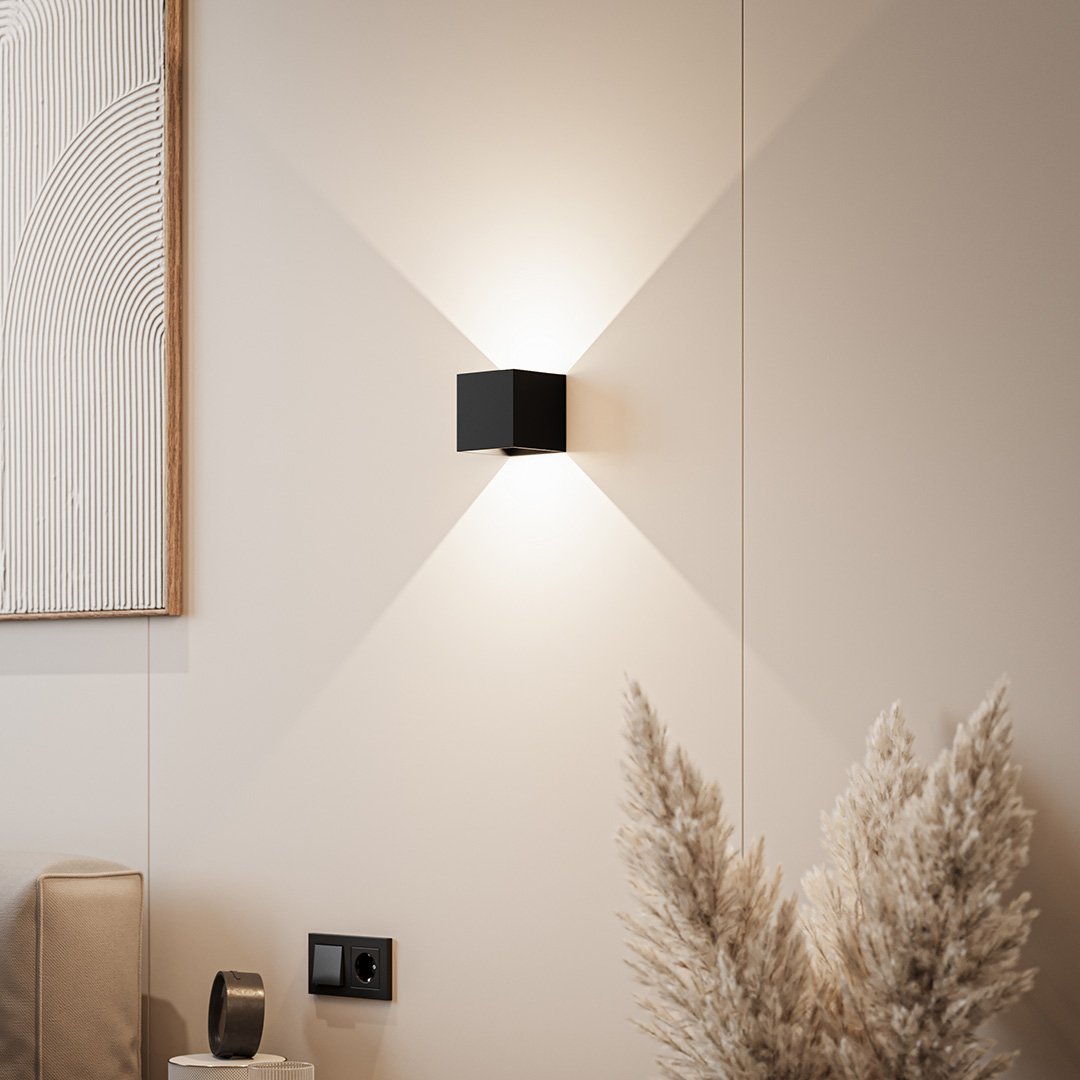 LumiGuard - Applique Murale Extérieure Élégante à Lumière Chaude
