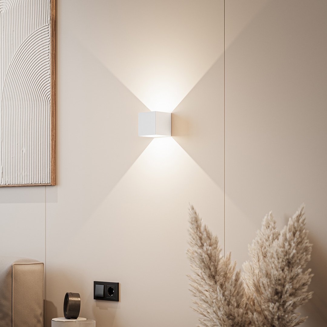 LumiGuard - Applique Murale Extérieure Élégante à Lumière Chaude