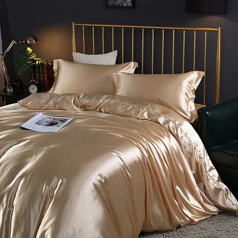 SoieEssence - Luxury 4-Piece Silk Bedding Set