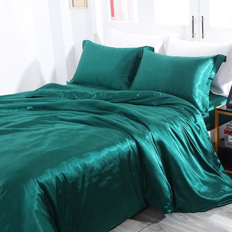 SoieEssence - Luxury 4-Piece Silk Bedding Set